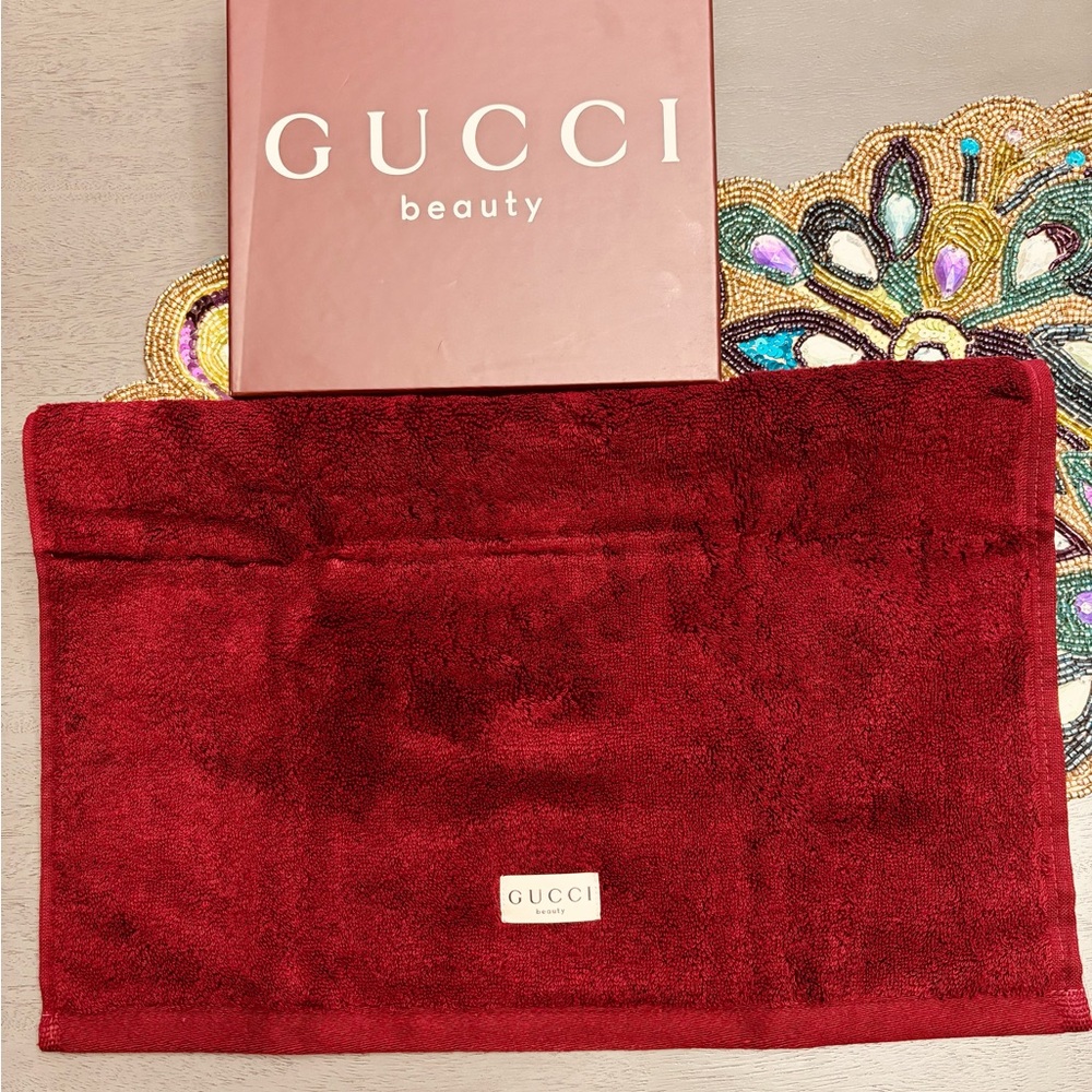 Gucci Beauty Rich Burgundy Hand Towel - Picture 4 of 4